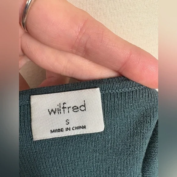 NEW Wilfred ripped cropped top size S - Picture 6 of 8